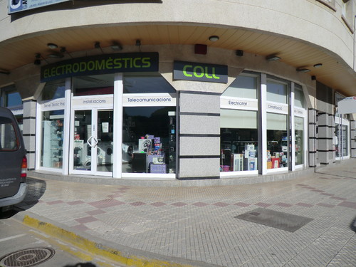 Elektrocoll Casti S.L. Instalaciones de agua, luz, climatización, placas solares. Horas concertadas. — Fotos 1